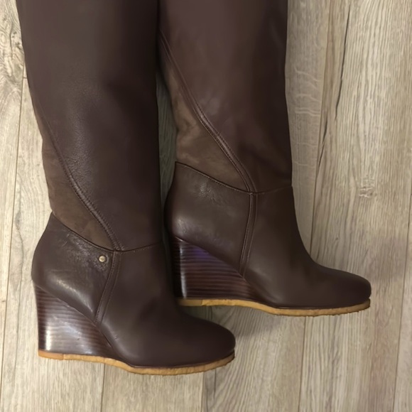 Ugg leather wedge boots - Picture 5 of 9